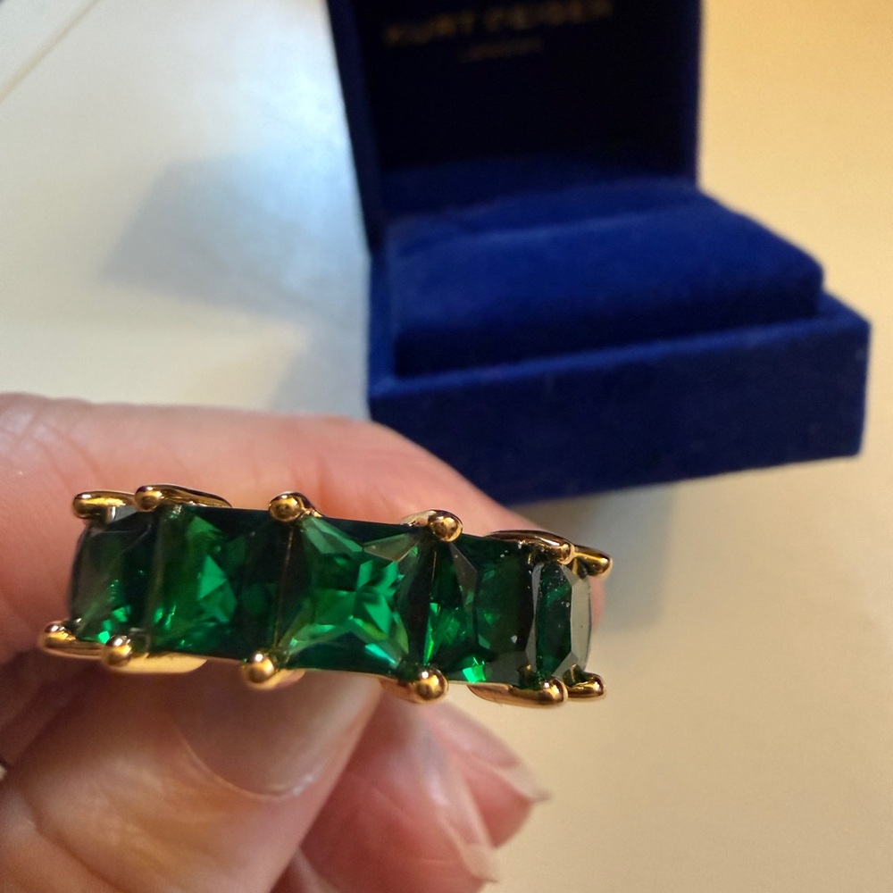 Kurt Geiger Gold-Toned Ring with Emerald Green Stones - Picture 4 of 8